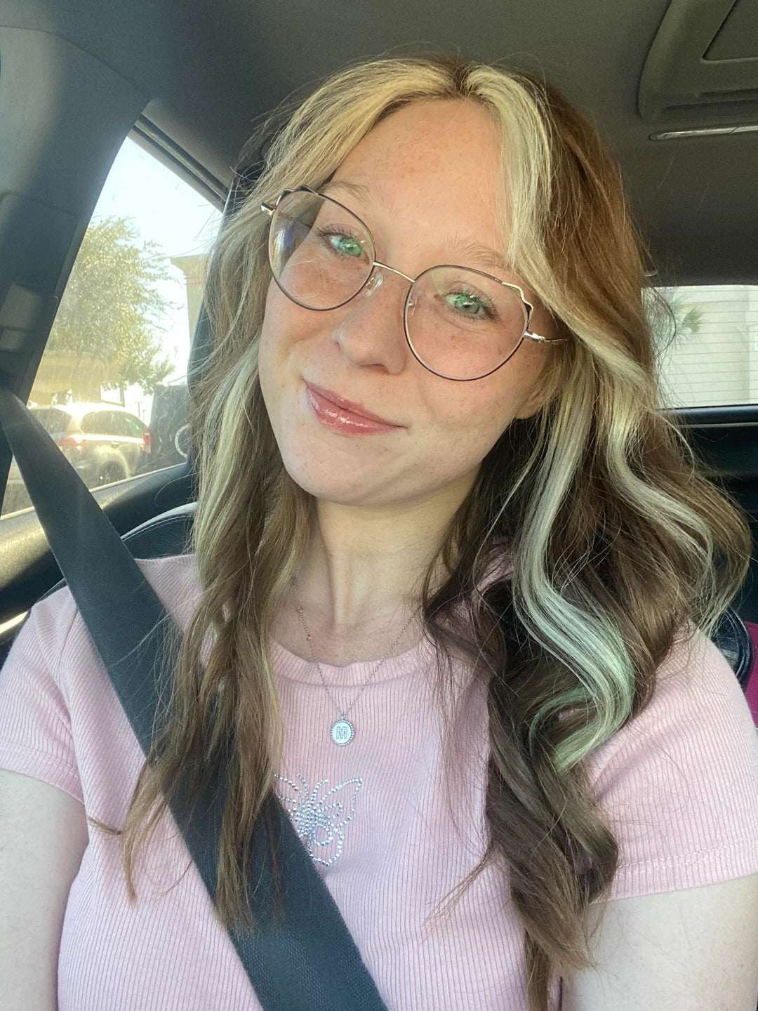 files/just-your-average-25yo-woman-v0-tu6347t2mkjb1.webp
